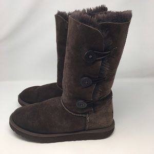 🔸UGG BAILY BUTTON BROWN CLASSIC TALL BOOT🔸